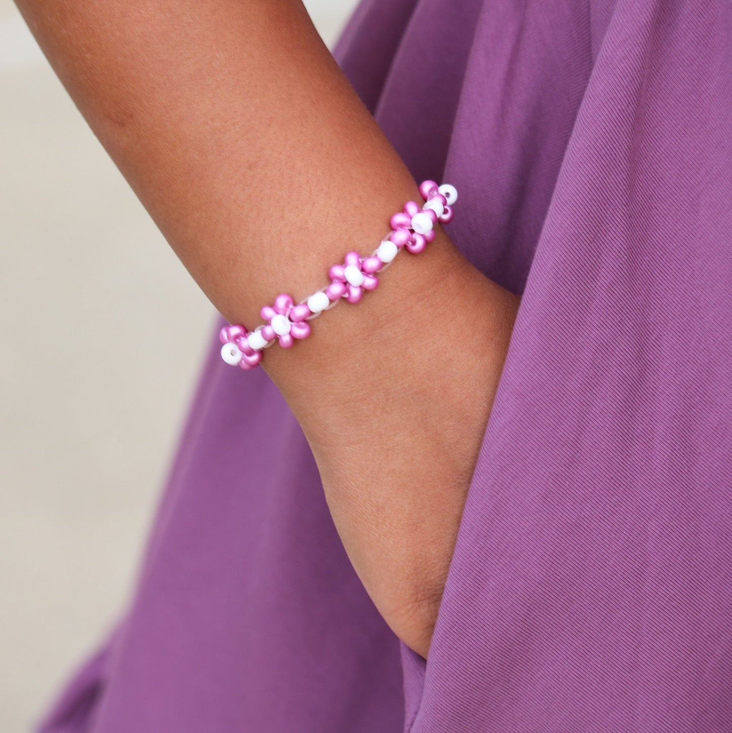 White Accent Daisy Bracelet