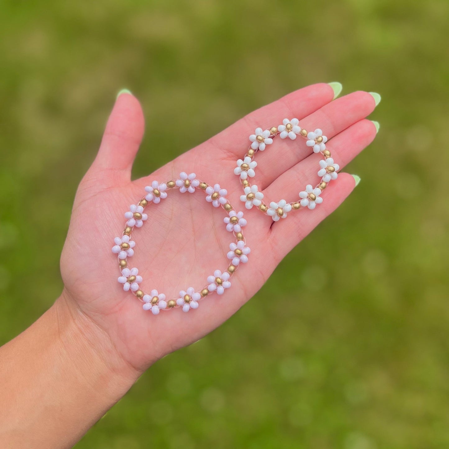 Gold Accent Daisy Bracelet